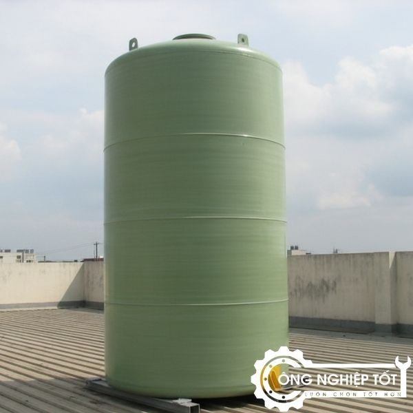 Ảnh thực tế bồn FRP trụ đứng 1000L đặt trên mái tôn